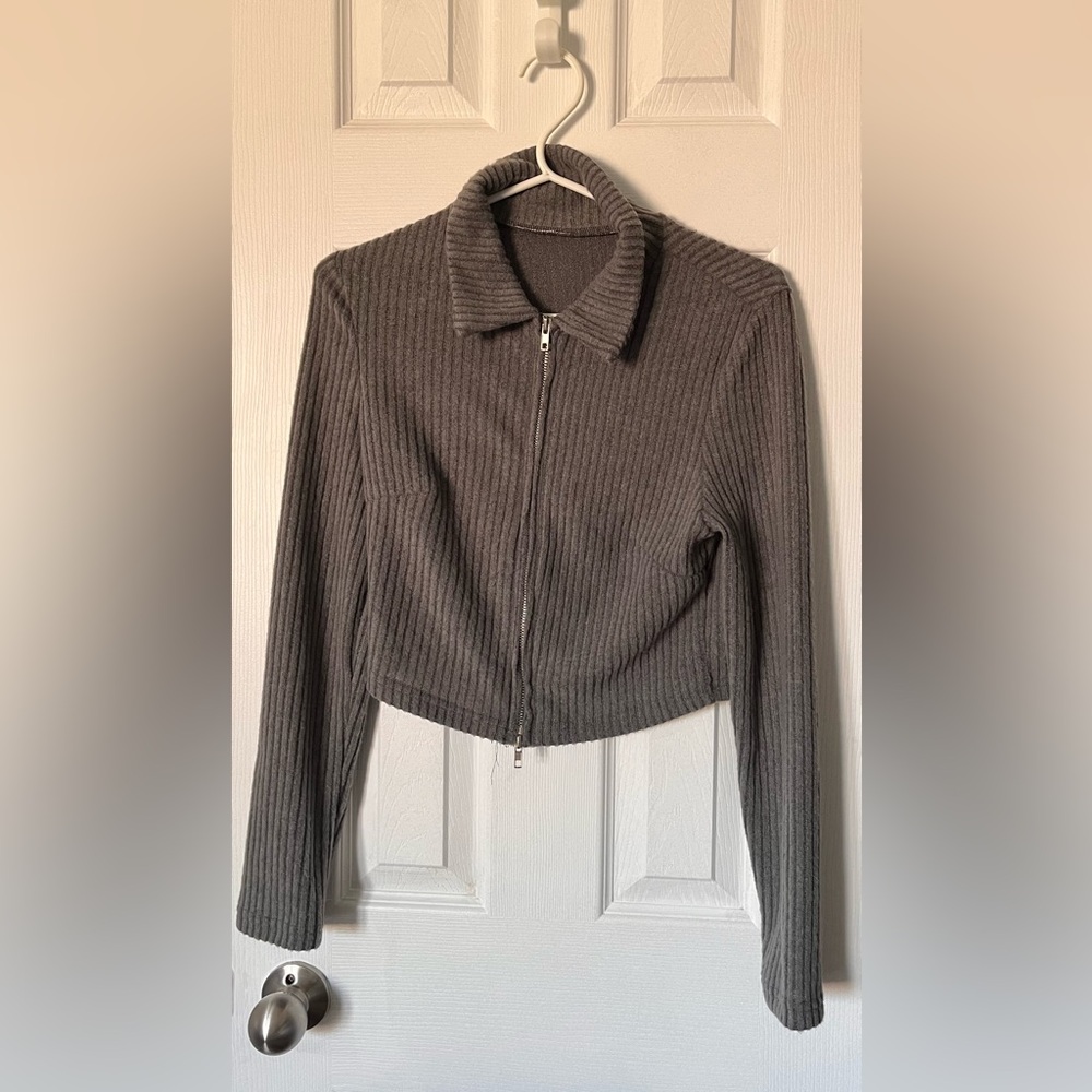 Grey Ribbed Zip Up Cropped Jacket and Flared Pants Set - Picture 5 of 7